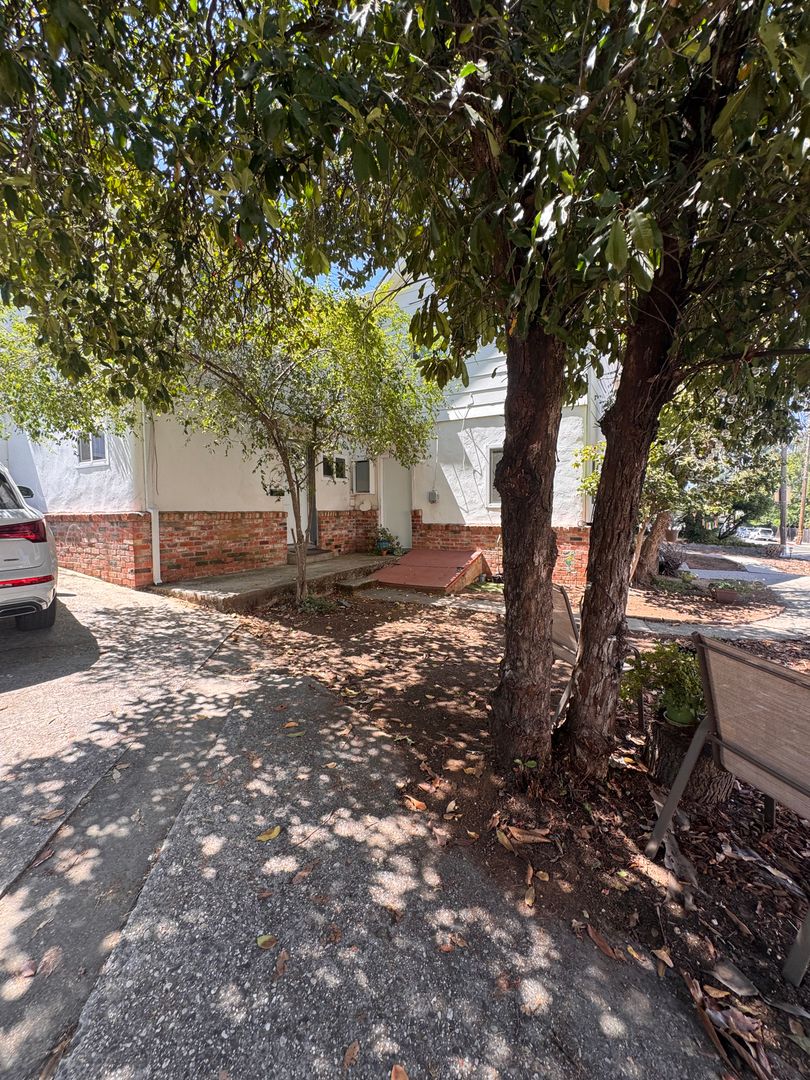 Auburn Apartment: 148 Agard Street