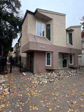 Call for MOVE IN SPECIAL!**Upstairs 1 bedroom, 1 bathroom unit located off H Street between 18th and 19th in the heart of Boulevard Park – photo 1