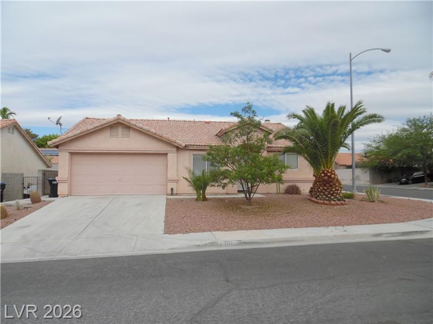 North Las Vegas House: 701 Gullwing Lane