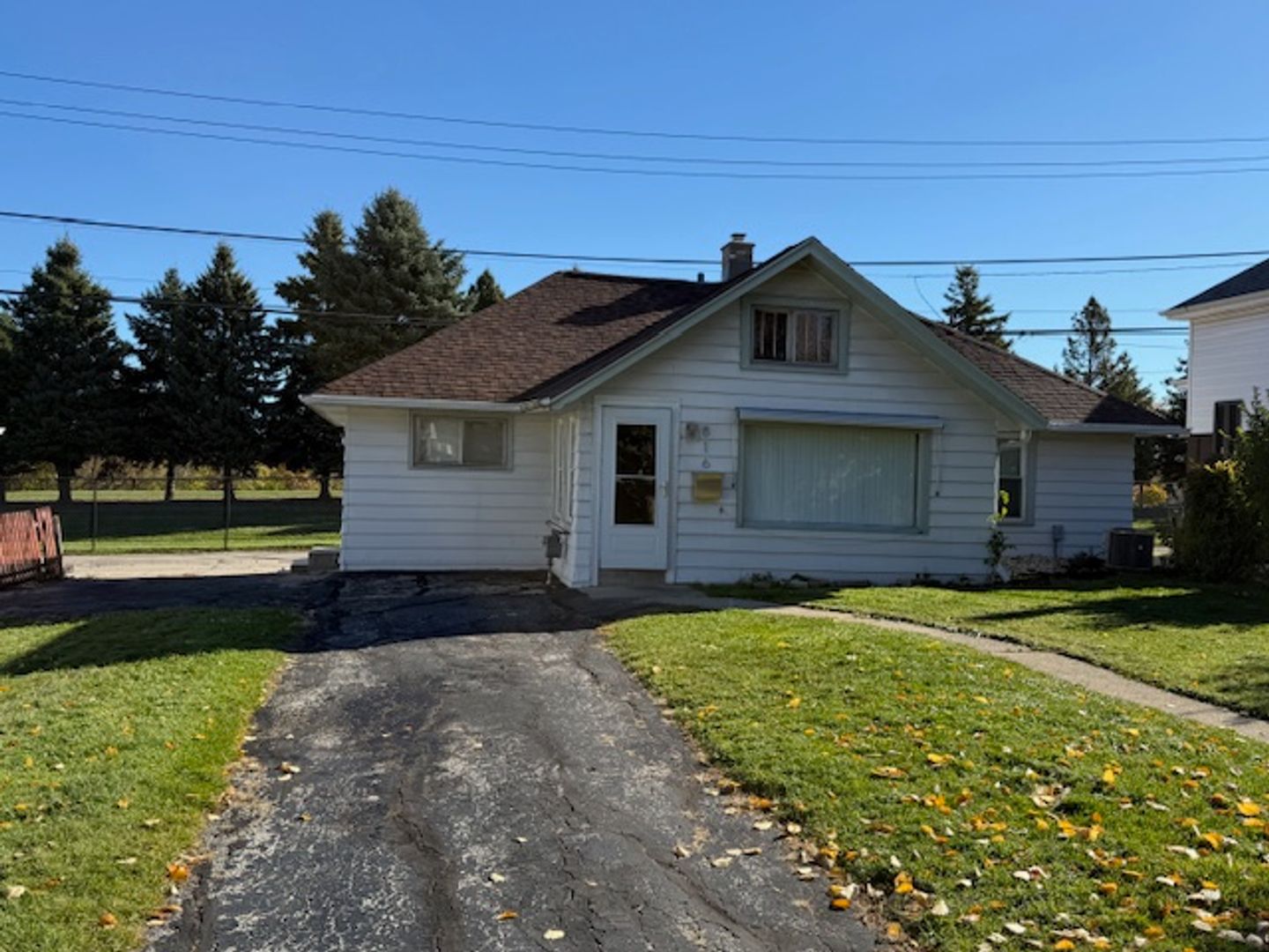 West Allis House: 816 South 56th Street