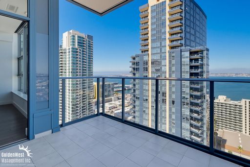 Modern 2Bdm 2Ba Condo with Stunning Bay Views in Savina Downtown San Diego! – photo 1