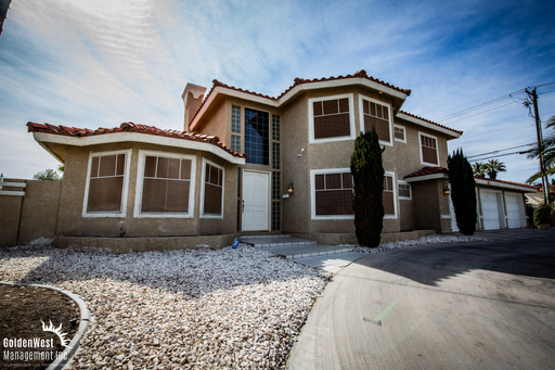 Stunning & Spacious 4Bdm 3.5Ba Home Located in the Heart of Las Vegas. – photo 1