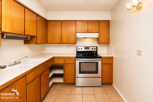 Bright 1Bdm 1Ba Apartment in the Gated Deville Apartment Community – Move-In Special! – photo 1