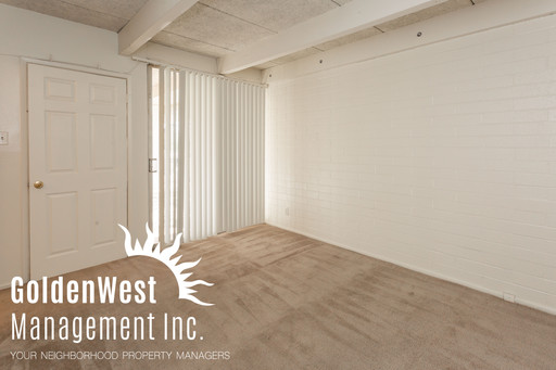 Spacious Phoenix Apartment with Covered Patio, Central A/C & Community Pool! - MI Special! – photo 1
