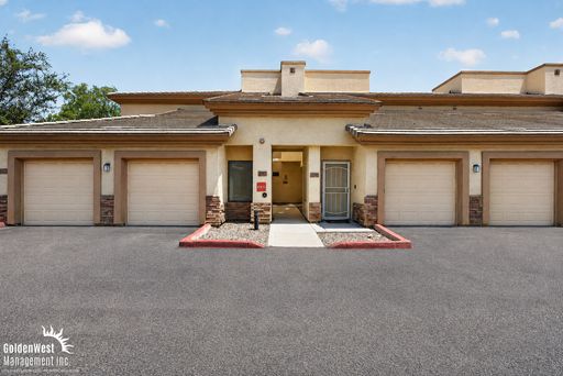 Beautiful 2Bdm 2Ba Condo with Community Pool in Glendale! – photo 1