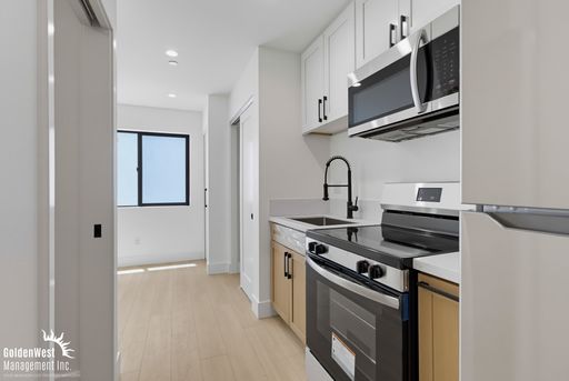 Newly Built Studio Apartment with Modern Kitchen & Stylish Finishes in San Diego! – photo 1