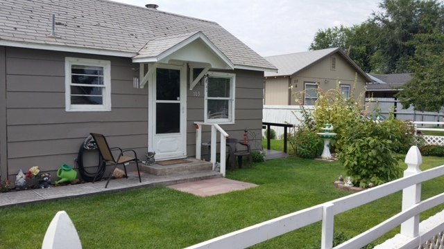 Caldwell House: 103 Holly St