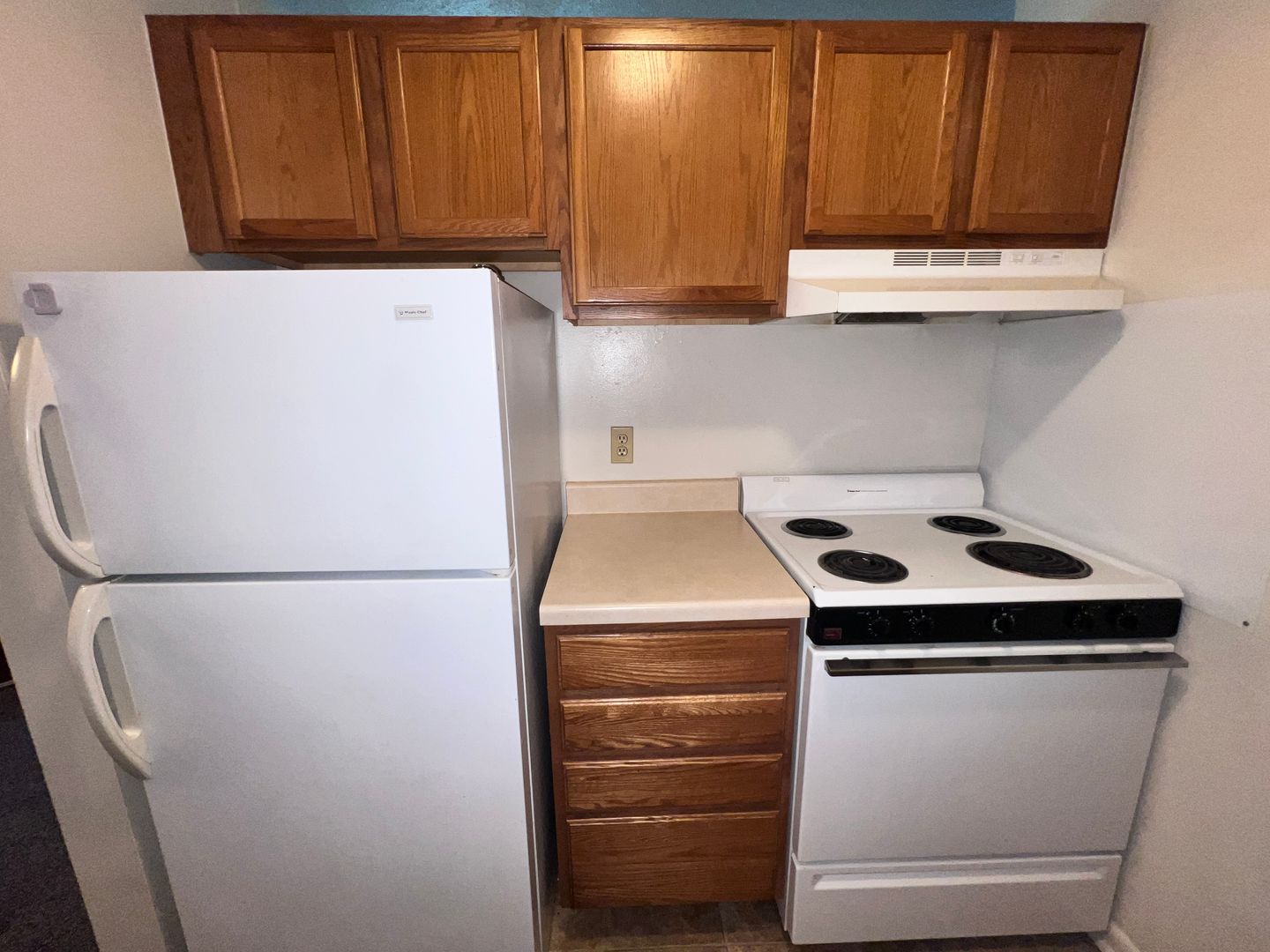 Cedar Falls Apartment: 1919 University Dr.