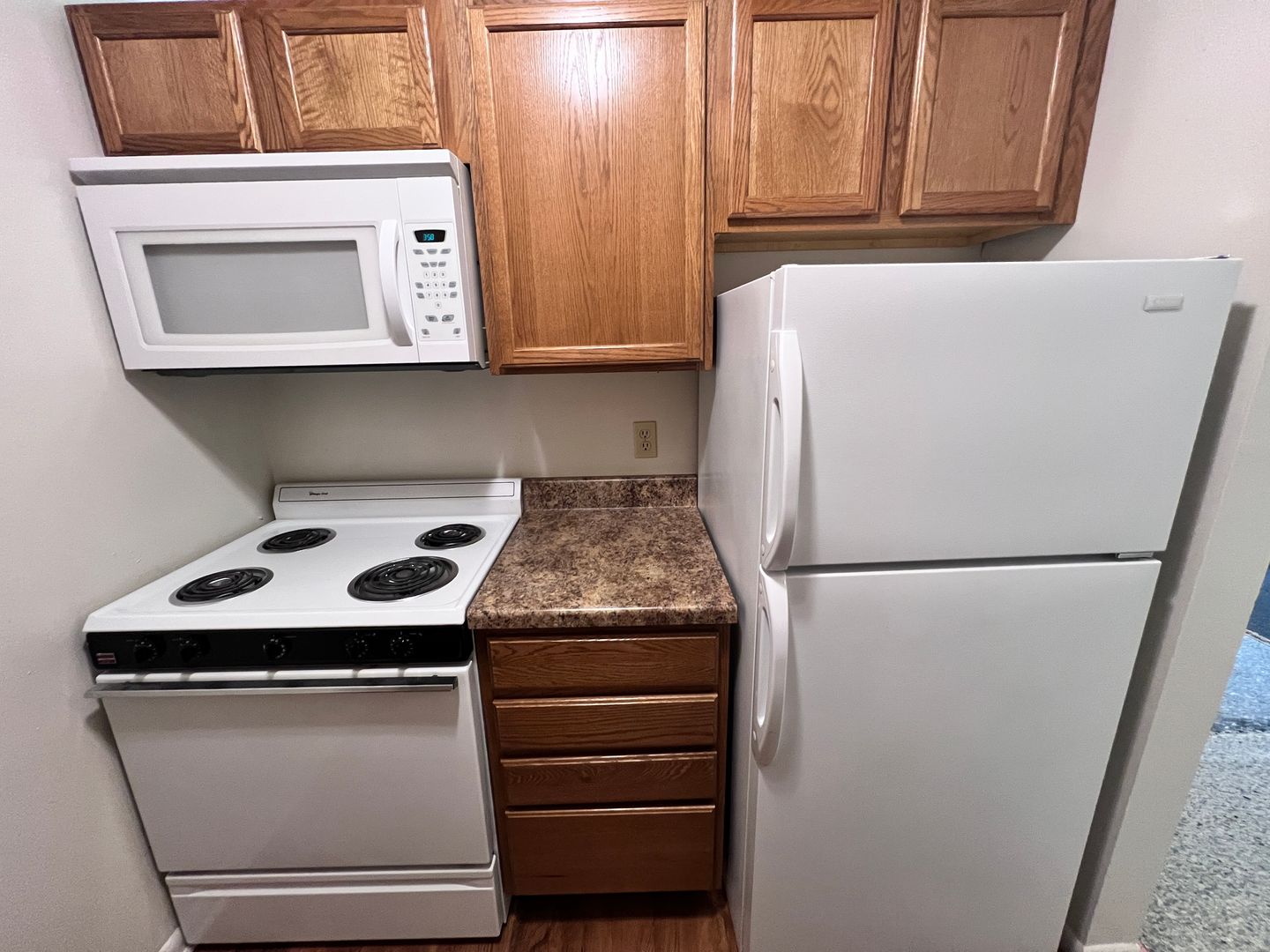 Cedar Falls Apartment: 2005 University Dr.