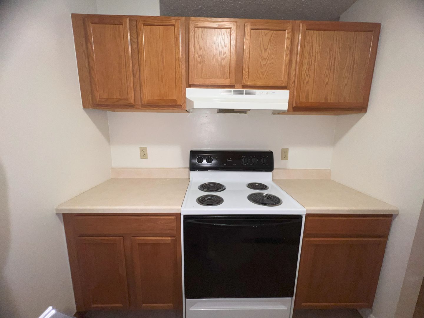 Cedar Falls Apartment: 3203 Spring Valley Ln