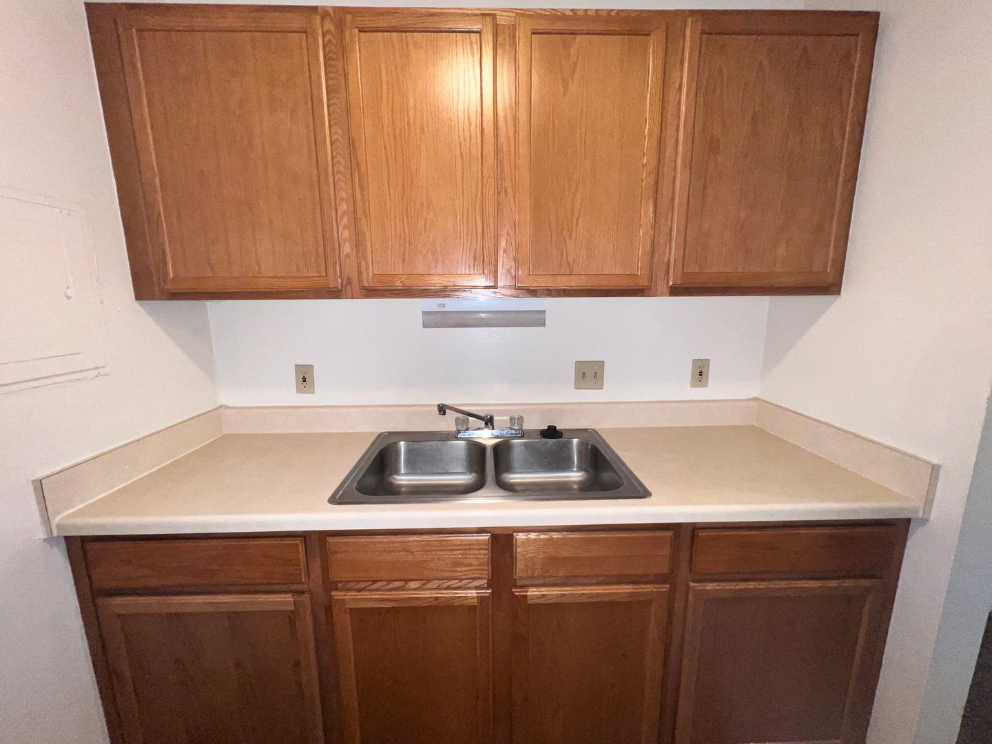 Cedar Falls Apartment: 3205 University Dr.