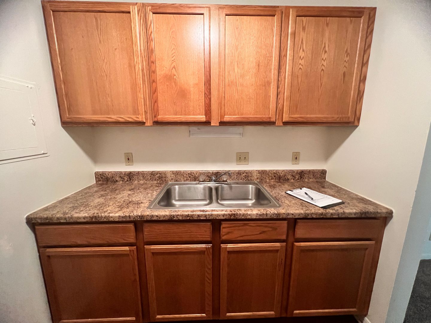 Cedar Falls Apartment: 2009 University Dr.