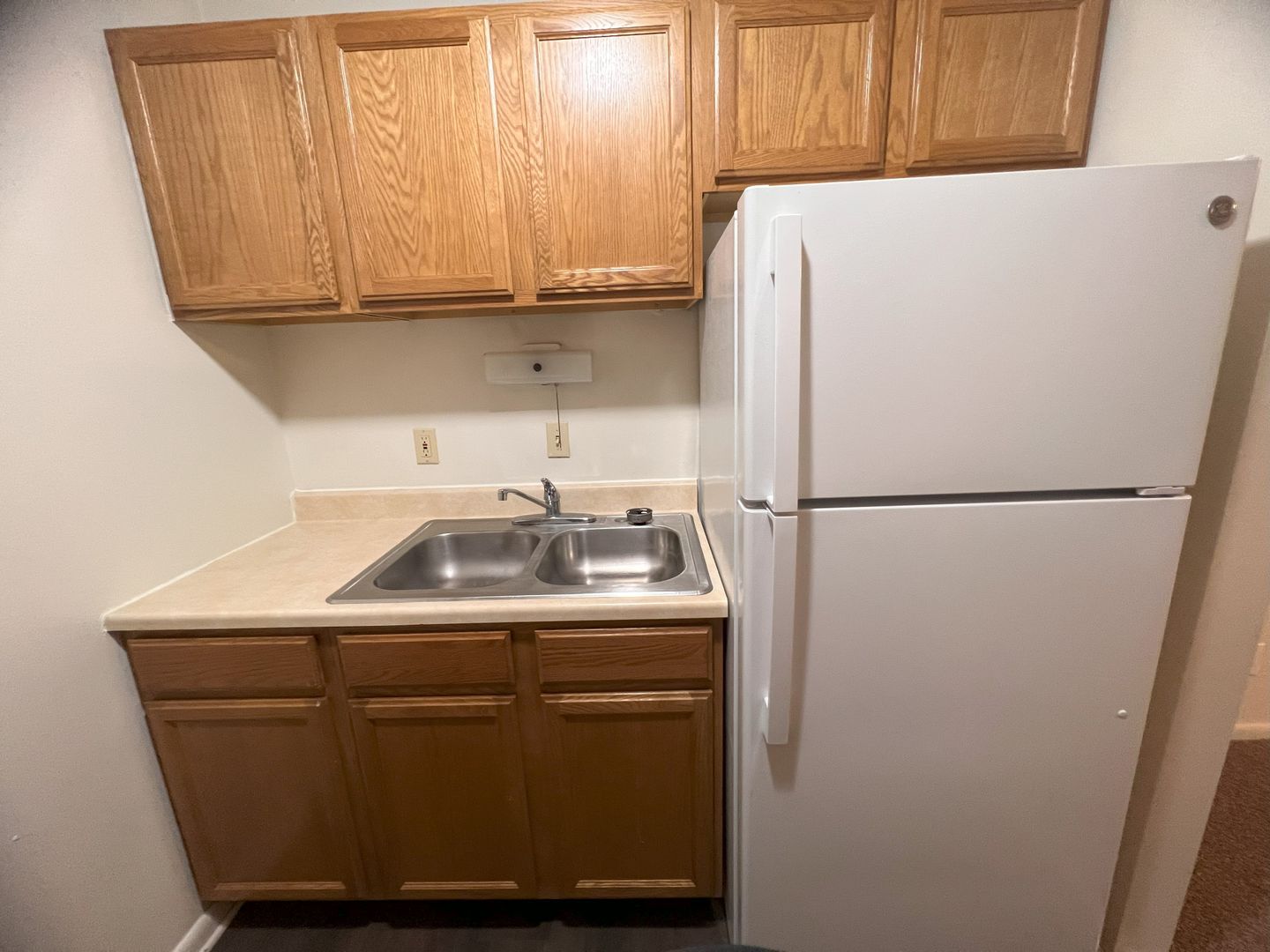 Cedar Falls Apartment: 1819 University Dr.