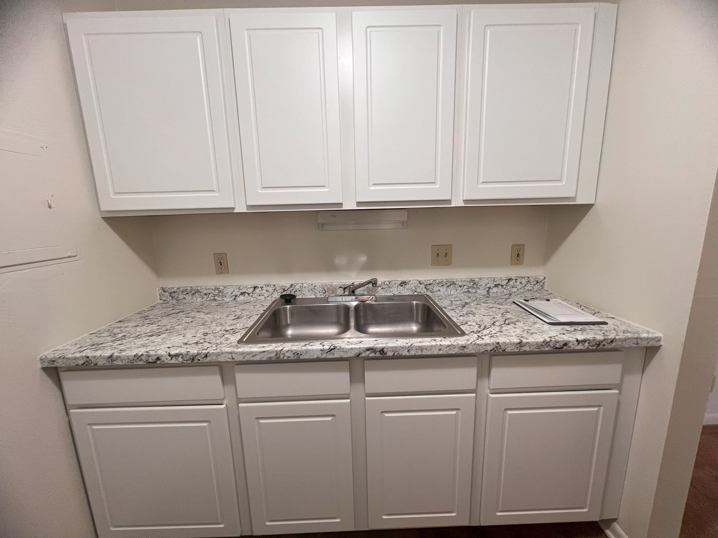 Cedar Falls Apartment: 3206 University Dr.