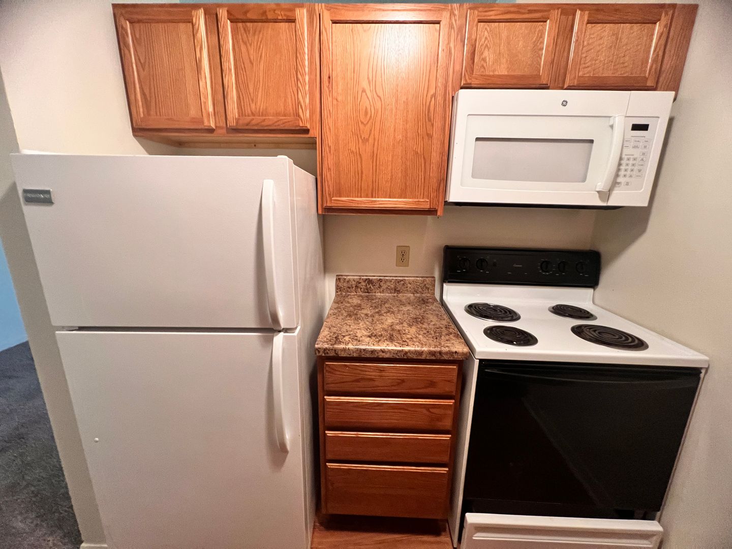 Cedar Falls Apartment: 3205 University Dr.