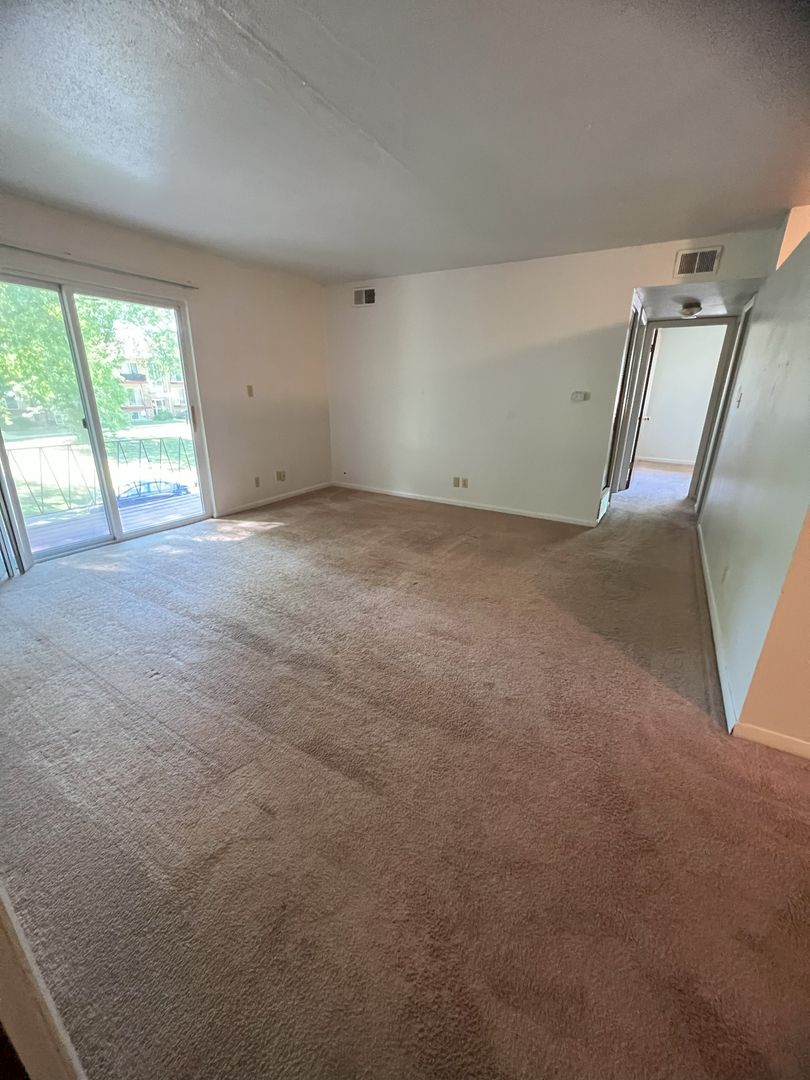 Cedar Falls Apartment: 3202 University Dr.