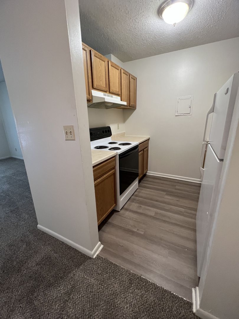 Cedar Falls Apartment: 1824 University Dr.