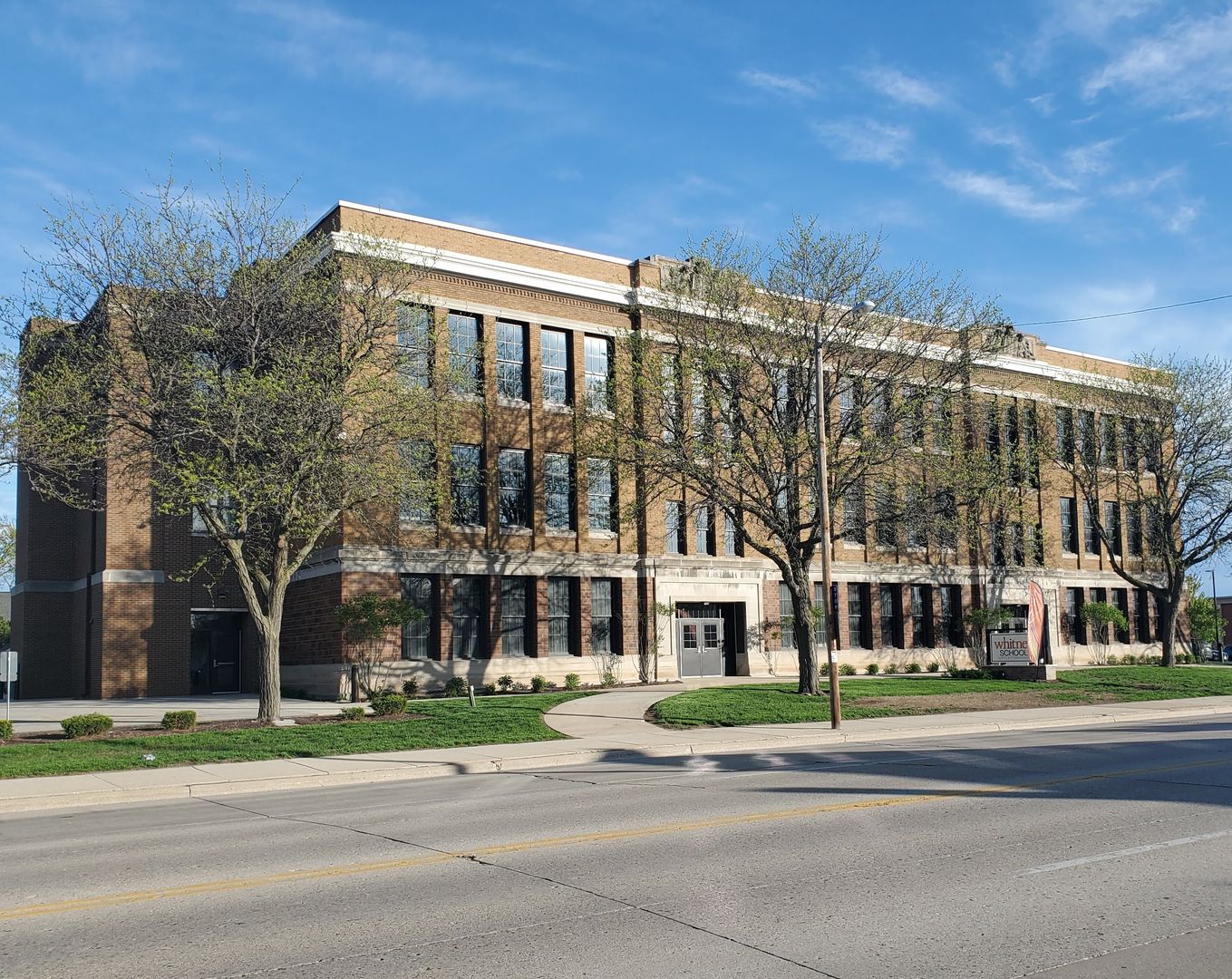 Green Bay Apartment: 215 N Webster Ave