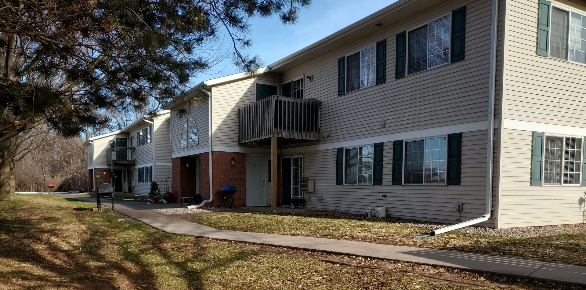 Wrightstown Apartment: 255 Louise Dr