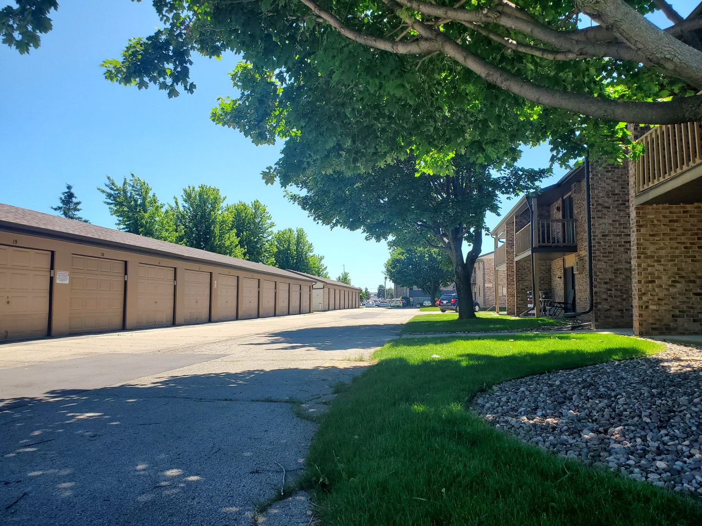 Ashwaubenon Apartment: 821 Cormier Road