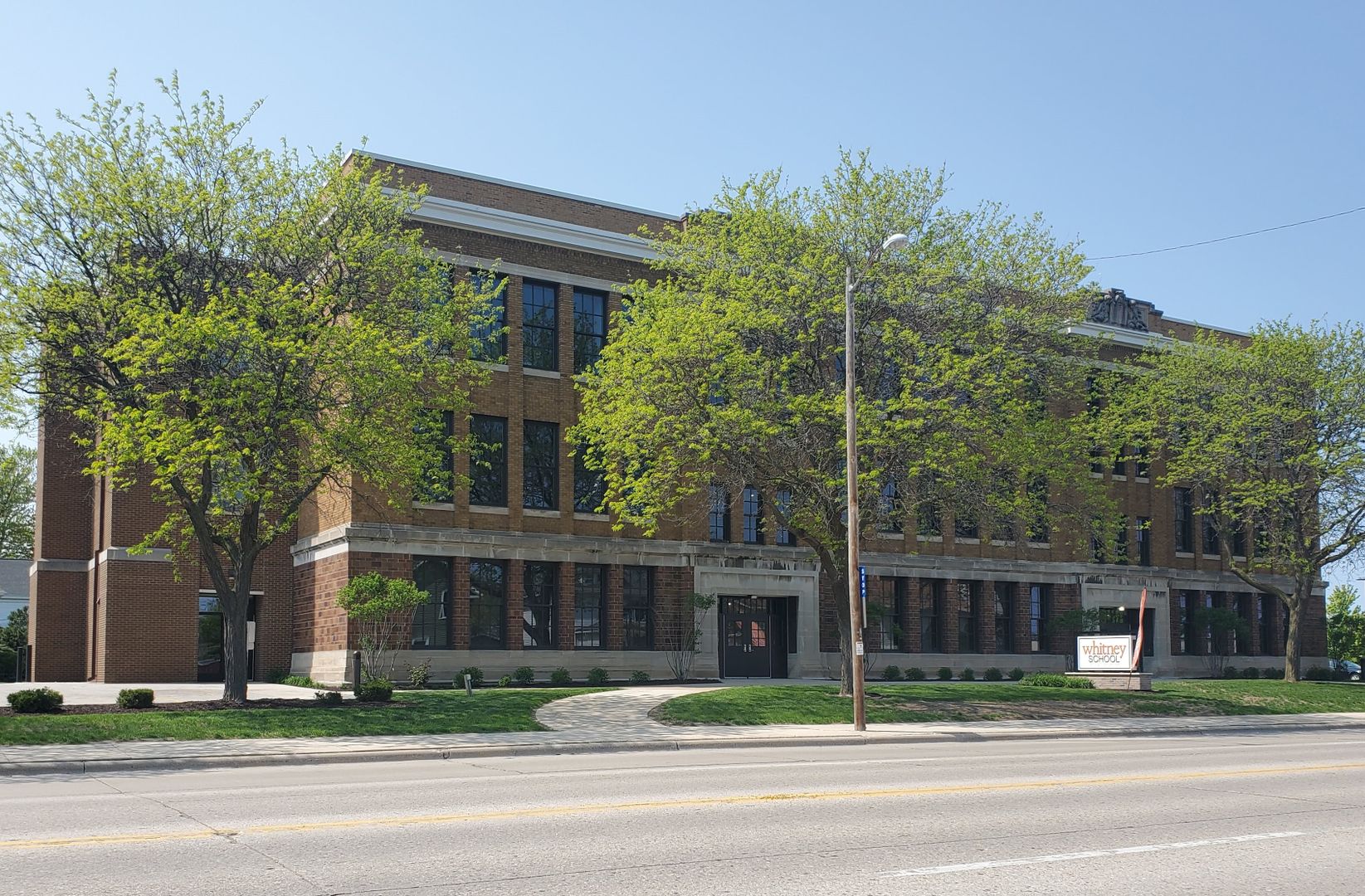 Green Bay Apartment: 215 N Webster Ave