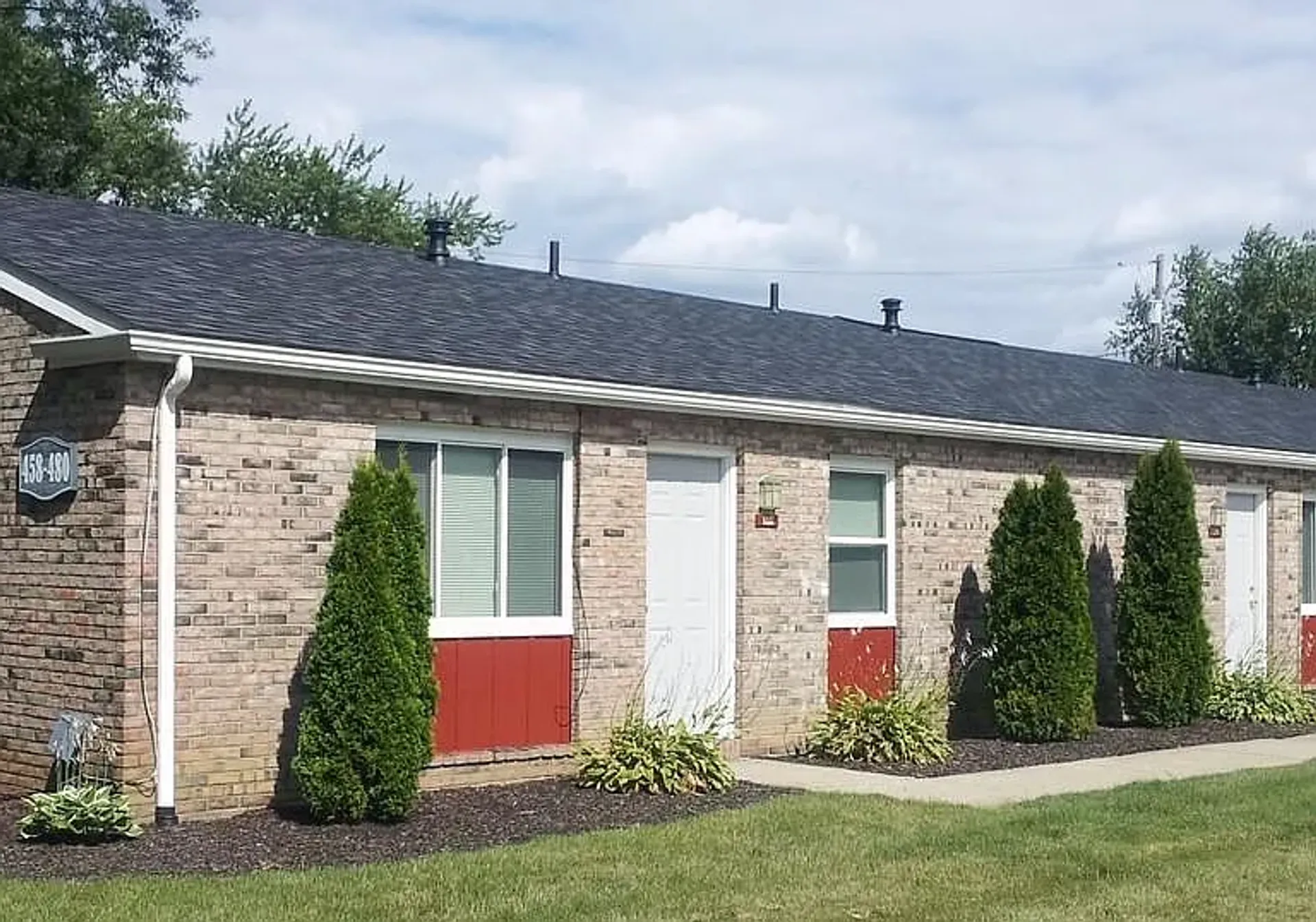 Wadsworth Apartment: 458-480 Seville Rd