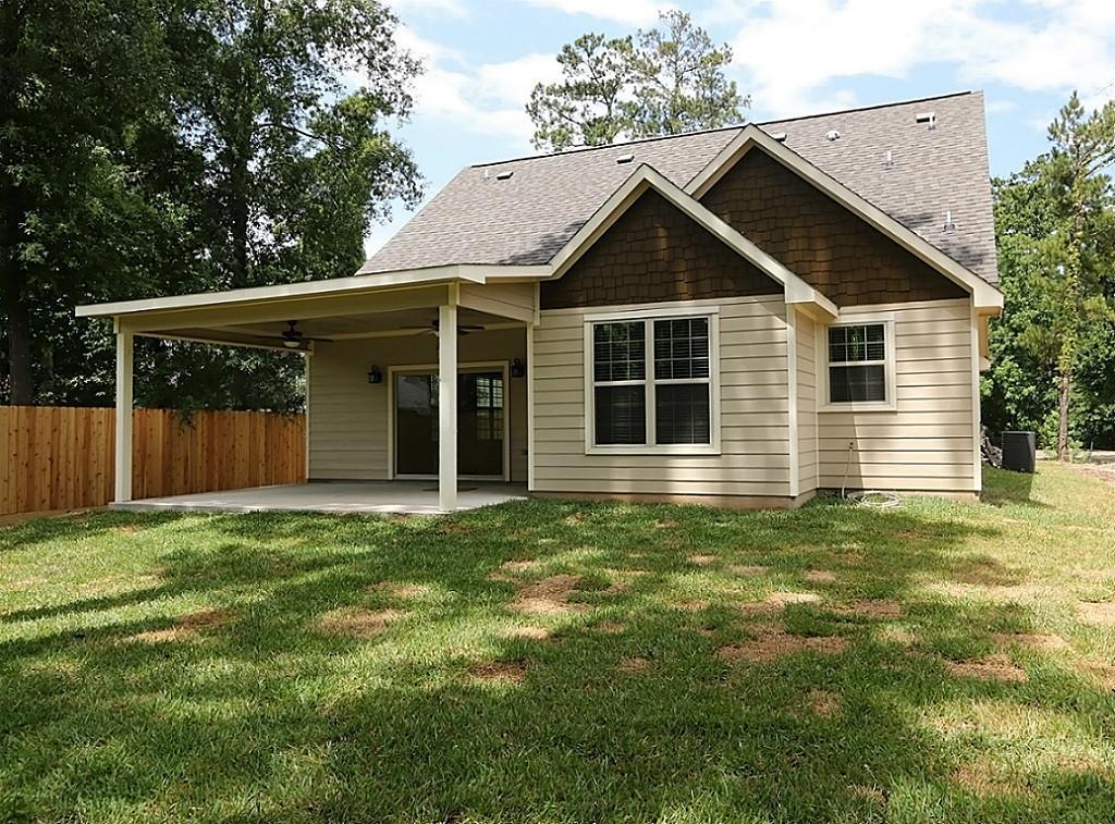 Conroe House: 10506 Chateau Lane