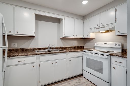 2 Bedroom 1 Bath Heat Included – photo 1