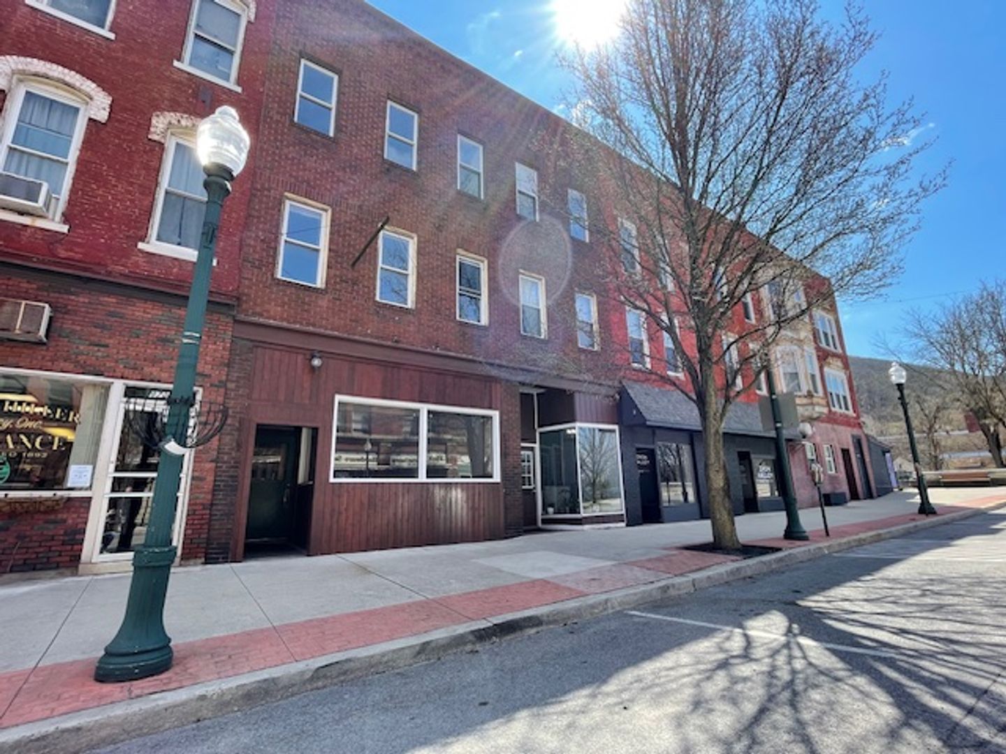 Tyrone Apartment: 966 Pennsylvania Avenue