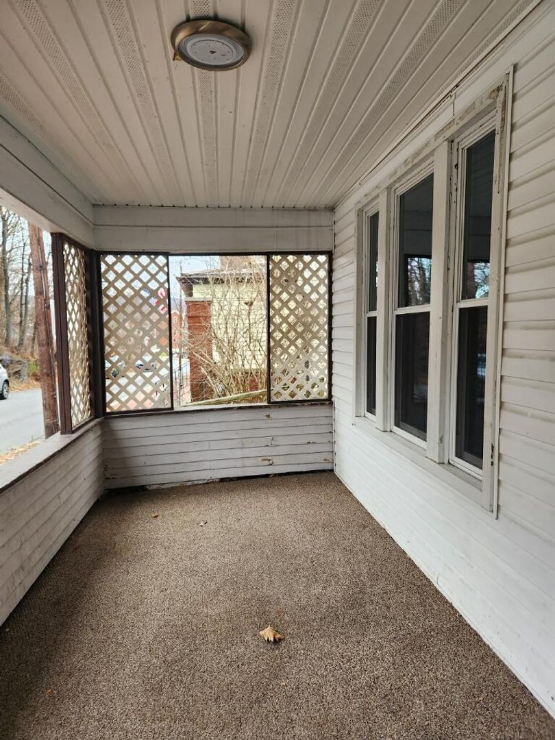 Altoona House: 1489 Washington Avenue