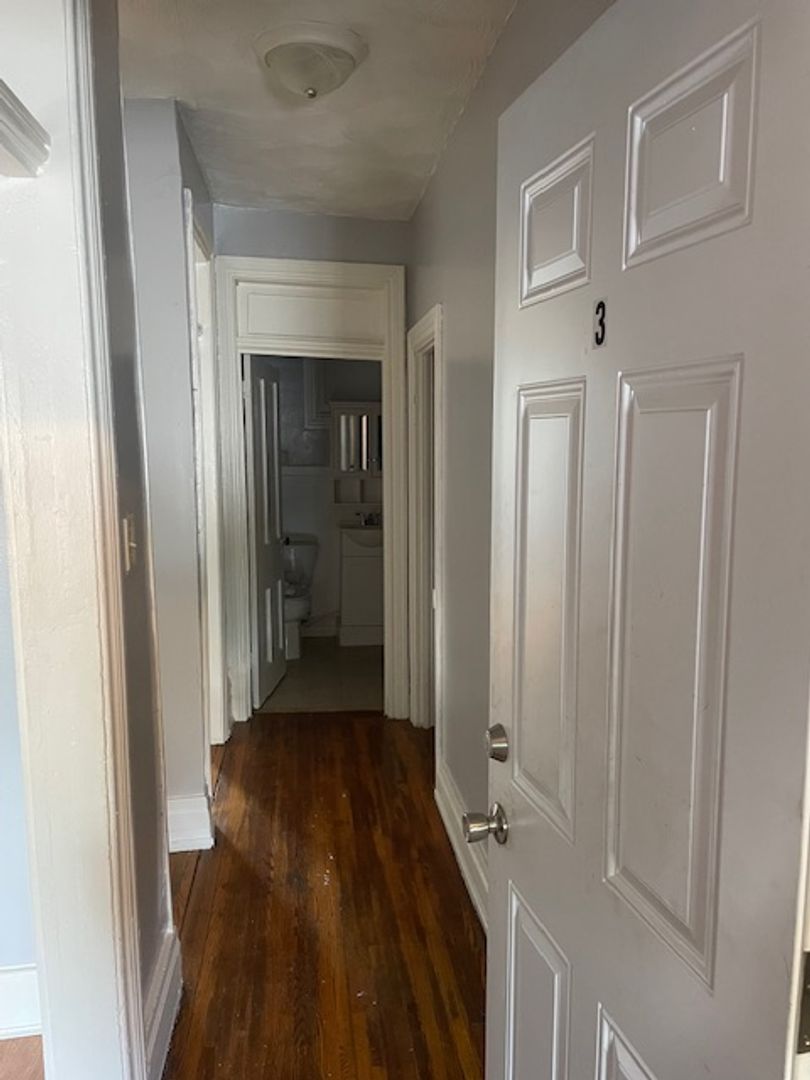 Tyrone Apartment: 1056-1060 Pennsylvania Avenue