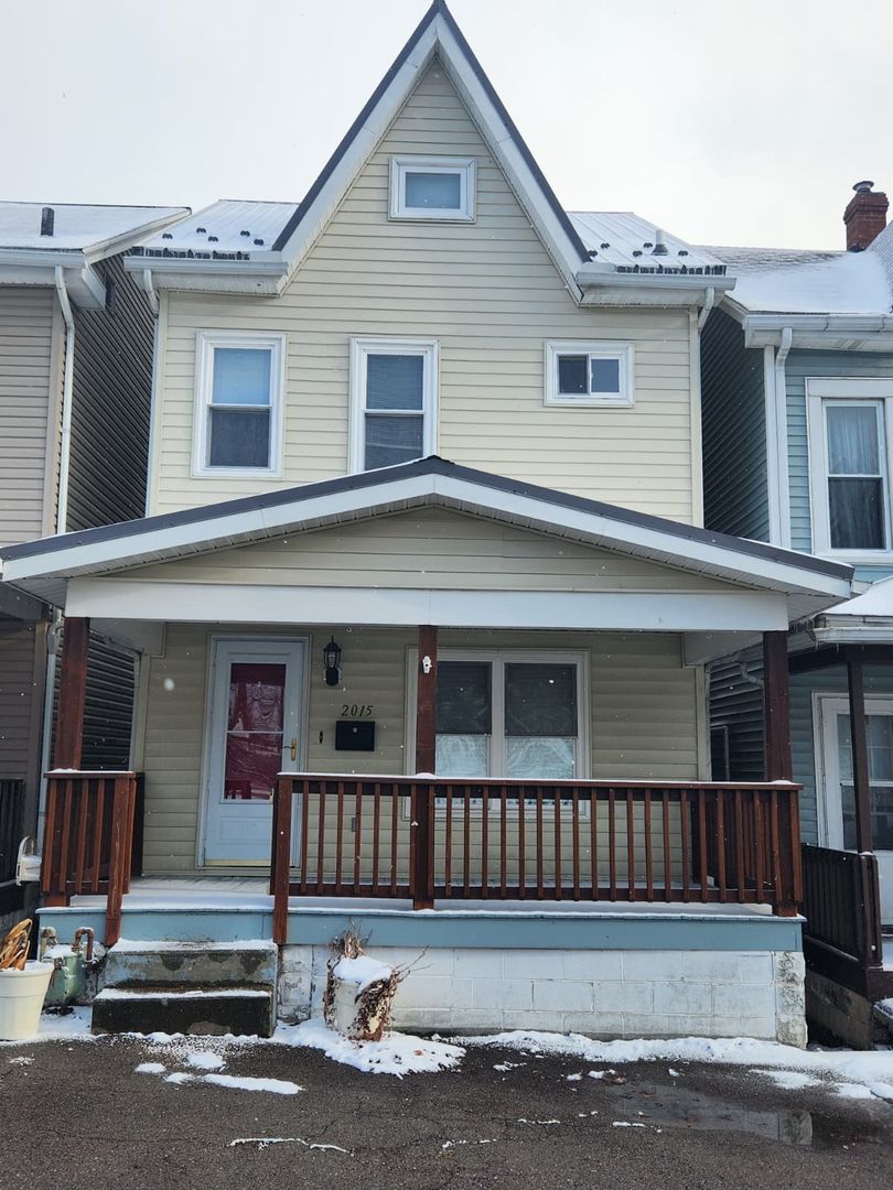 Altoona House: 2015 12th Avenue