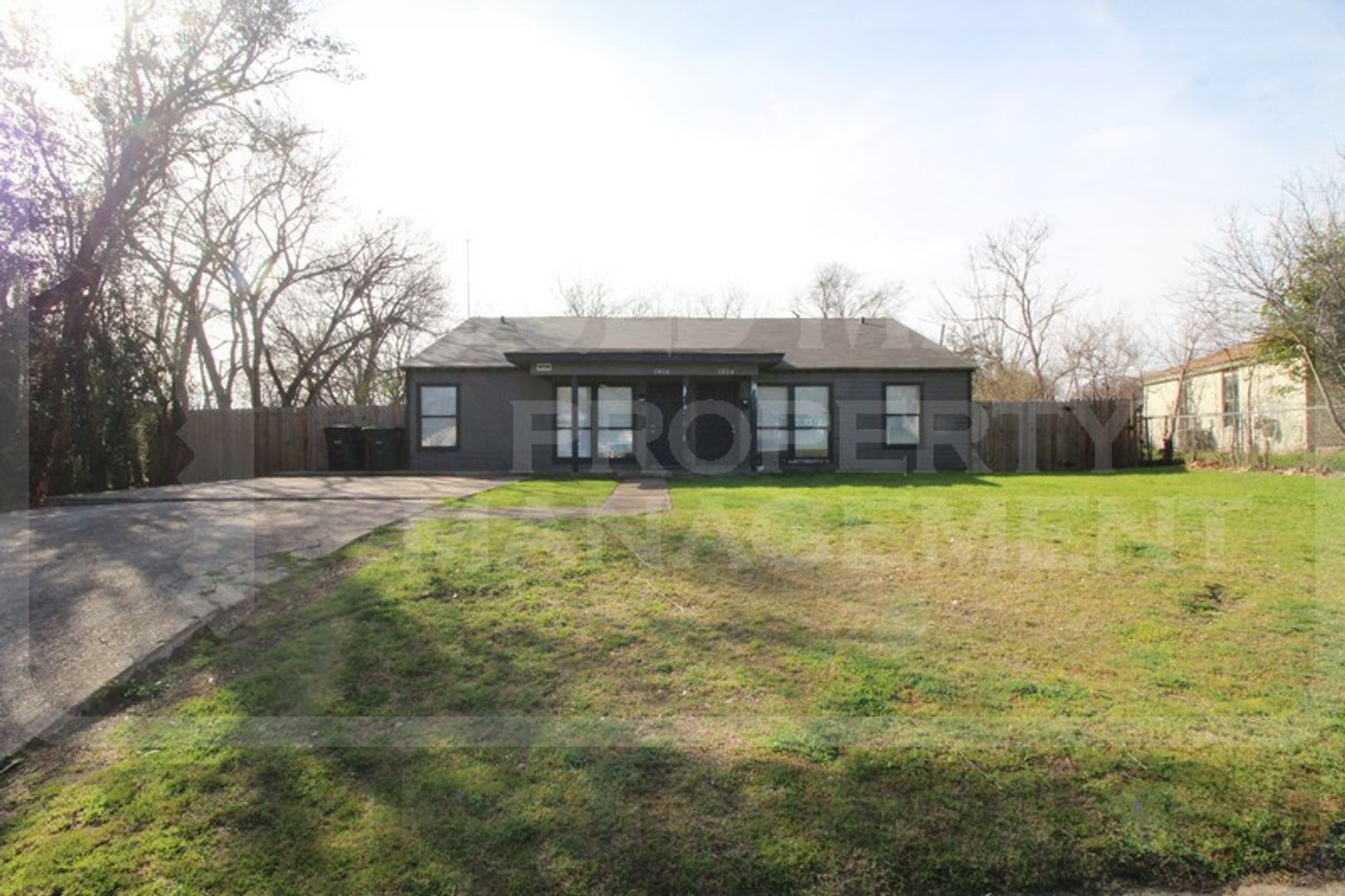 Killeen Apartment: 1914-1916 Alamo Ave