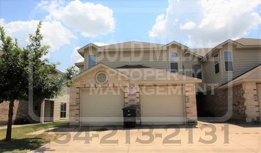 Now Leasing – 4008 B Cambridge Dr. – photo 1