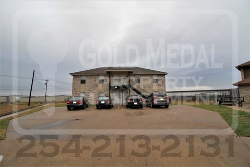 Now Leasing – 1101 Horizon Dr, Unit D. – photo 1
