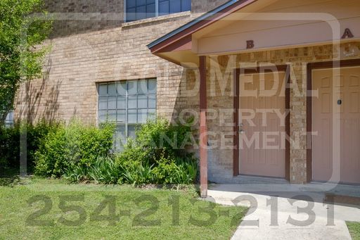 Now Leasing – 1803 B Cedarhill Dr. – photo 1