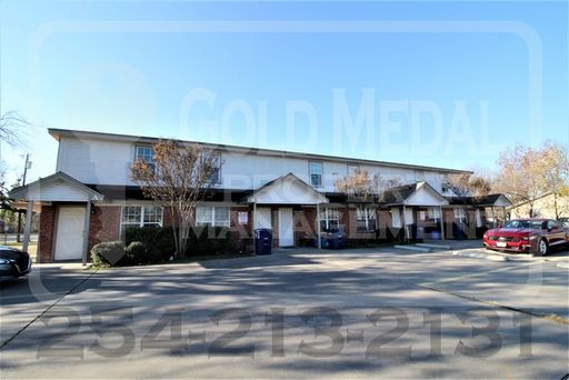Now Leasing – 401 W Ave E, Unit D – photo 1