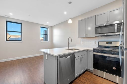 Modern 1 Bedroom Apartment in Downtown Salem