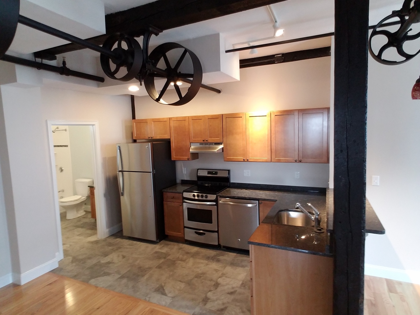 Beverly Apartment: 7-9 Rantoul