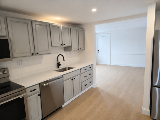 Newly Renovated 3 Bedroom Walking Distance to Downtown Beverly