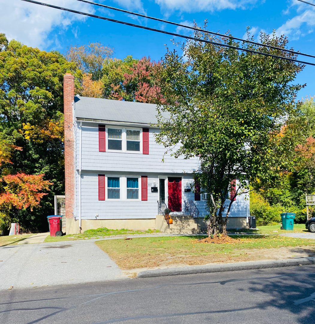 Lowell Apartment: 60 Hollis Street