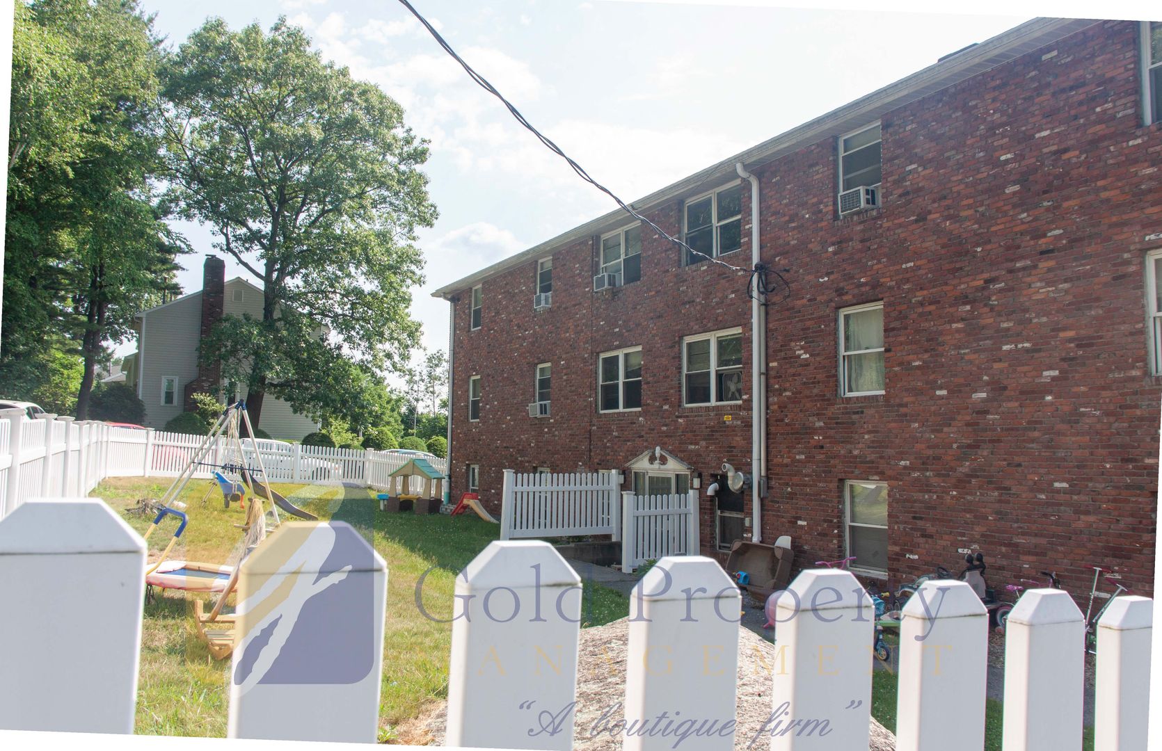 Lowell Apartment: 83 Park Ave West