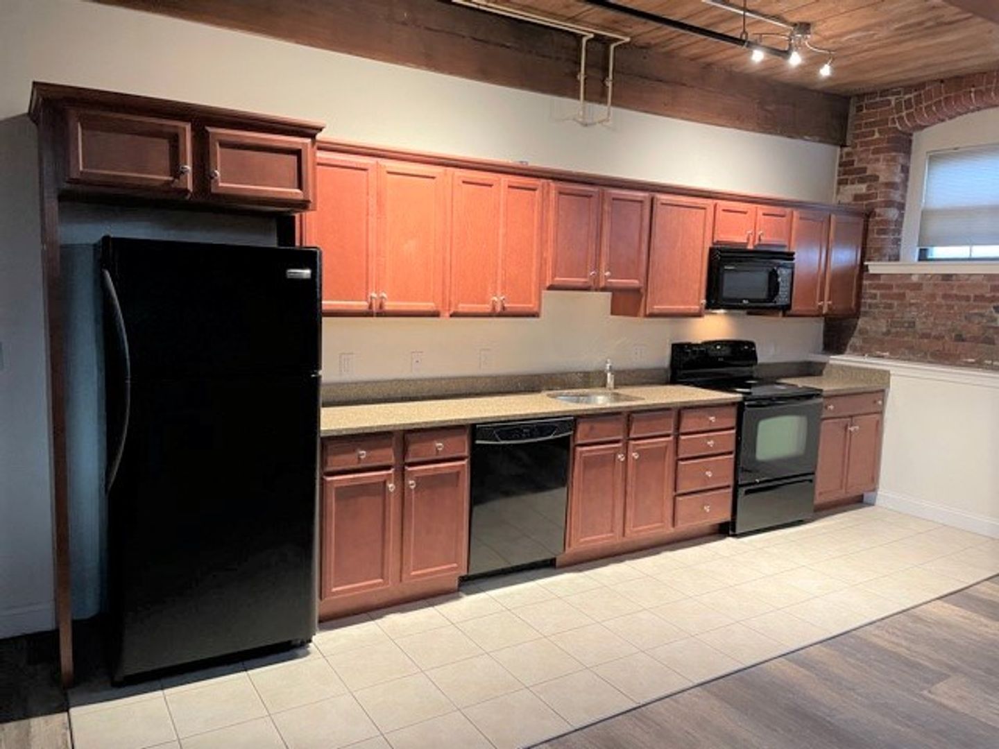 Haverhill Apartment: 11 Villa Street