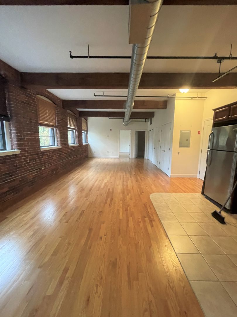 Haverhill Apartment: 11 Villa Street