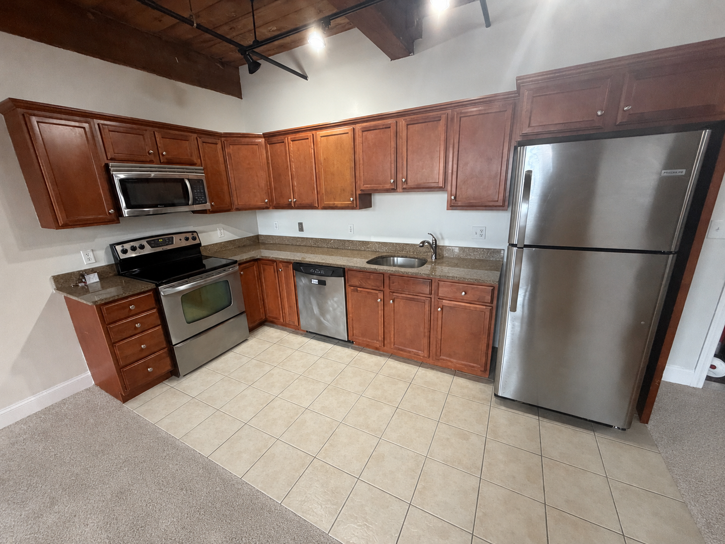 Haverhill Apartment: 11 Villa Street