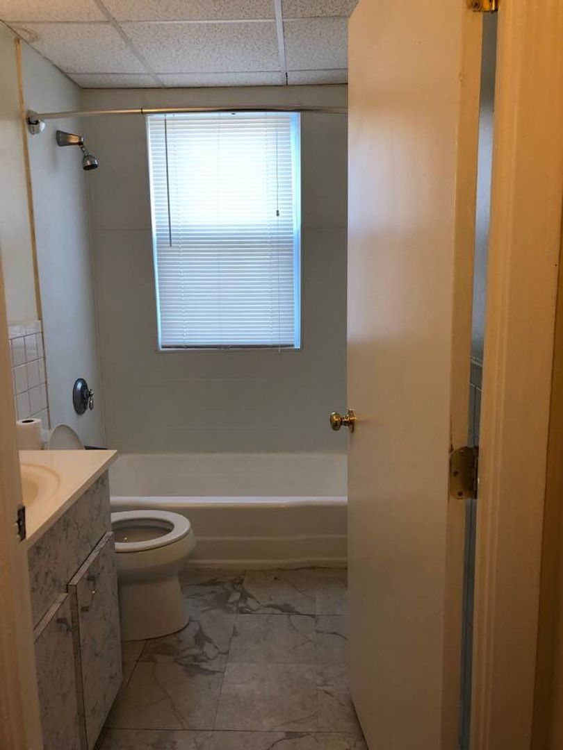 Lowell Apartment: 73 Park Ave West