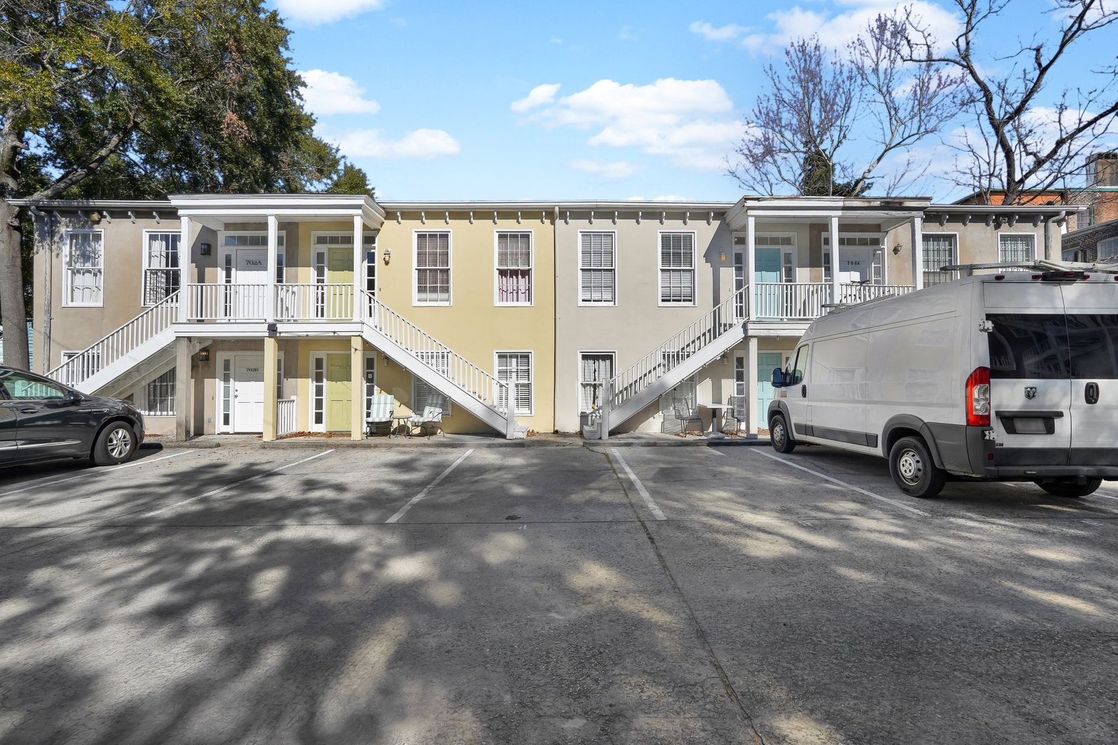 Savannah Apartment: 702 Tattnall St