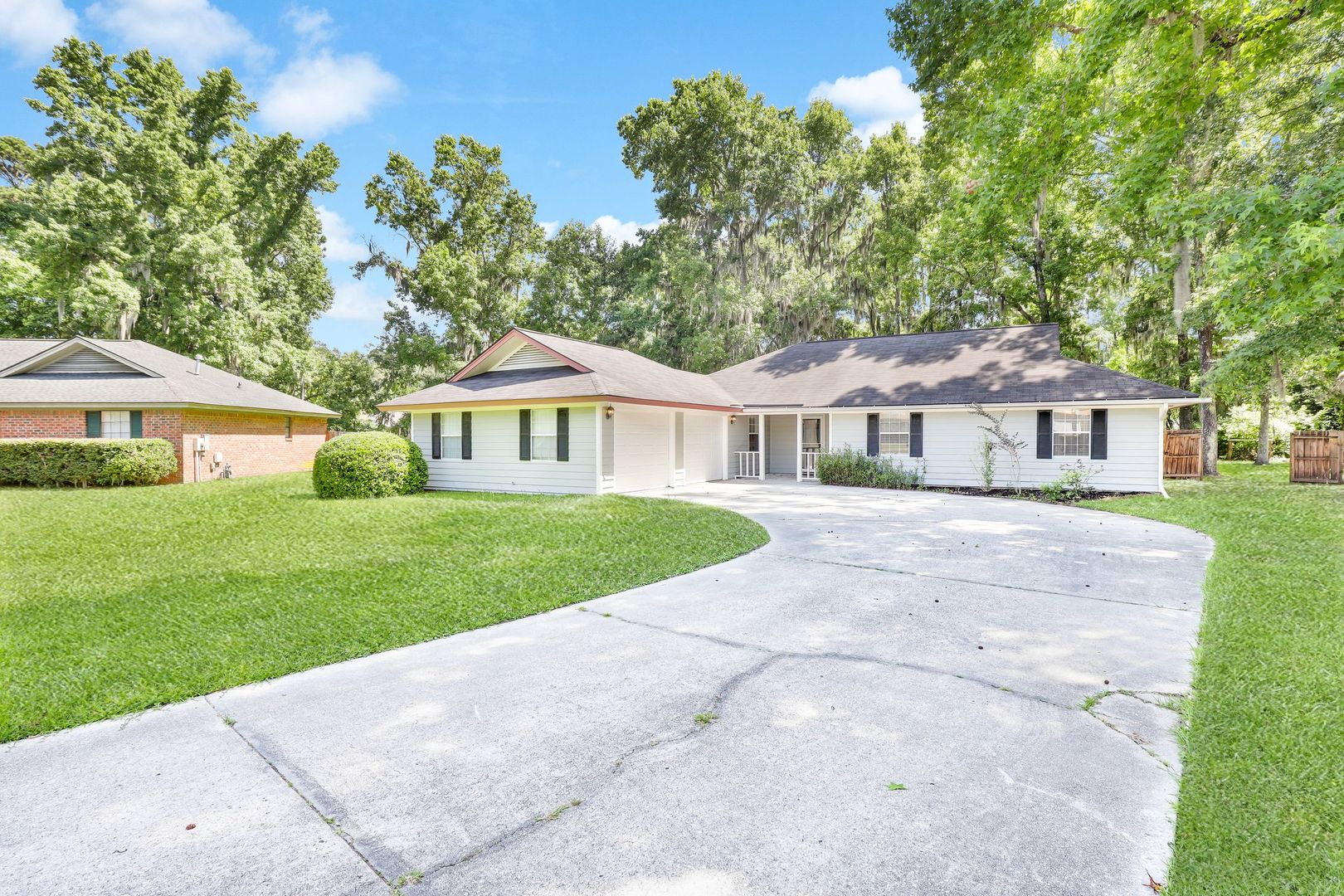 Savannah House: 8 N Nicholson Cir