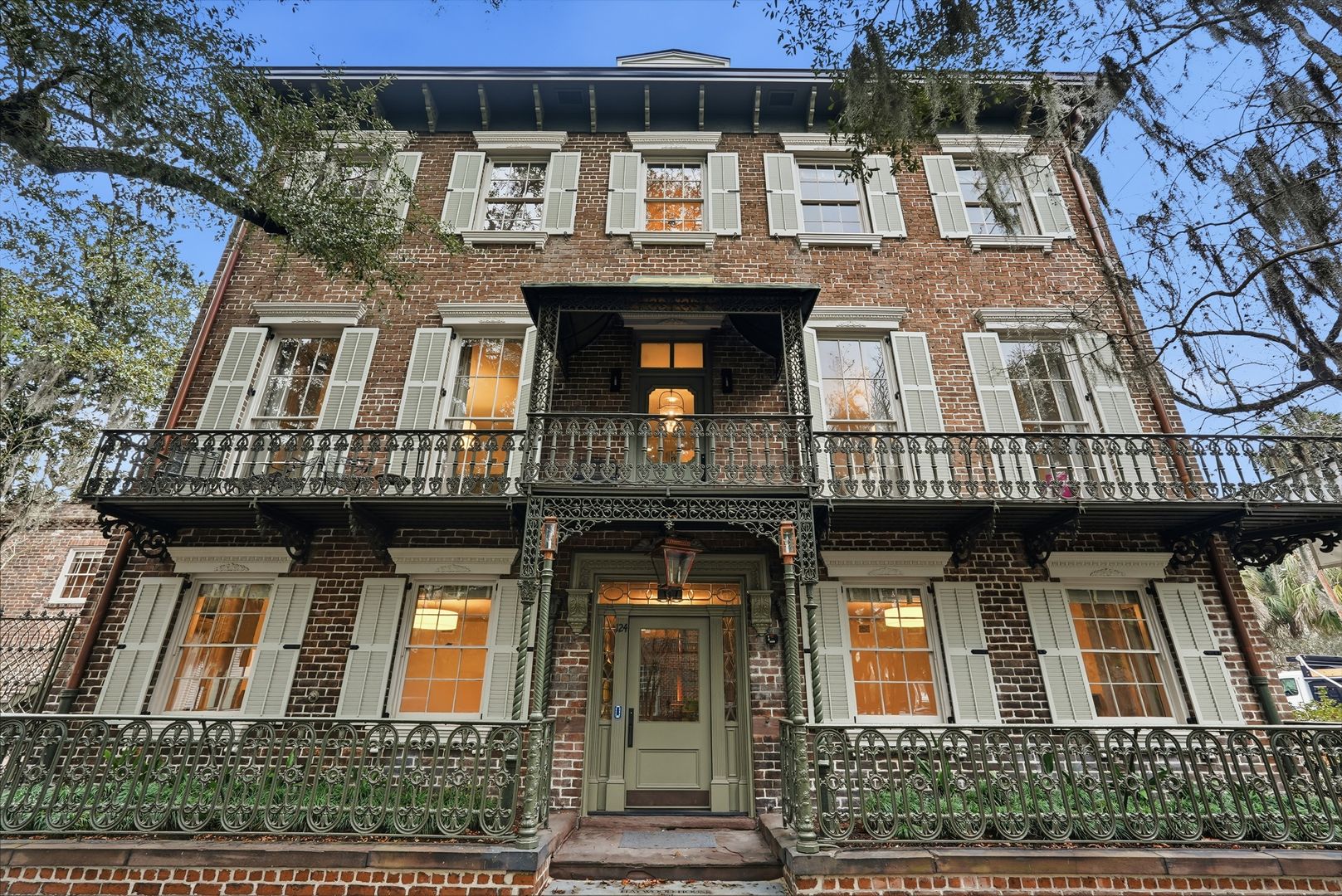 Savannah Apartment: 124 East McDonough St