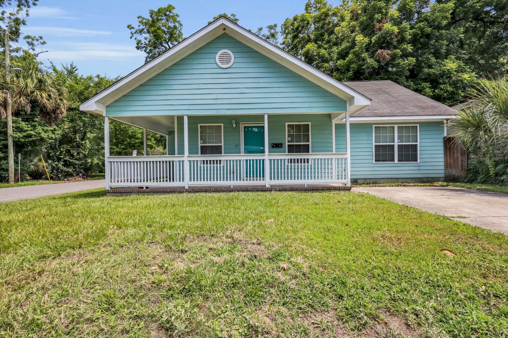 Savannah House: 1202 E Waldburg St